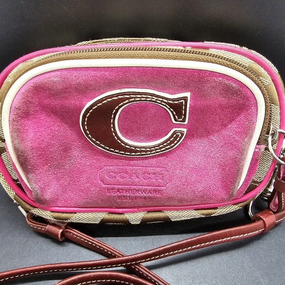 🔥SOLD 🔥Coach Vintage Jacquard Signature "C" Pink Suede Camera Crossbody Bag RARE - Picture 16 of 16